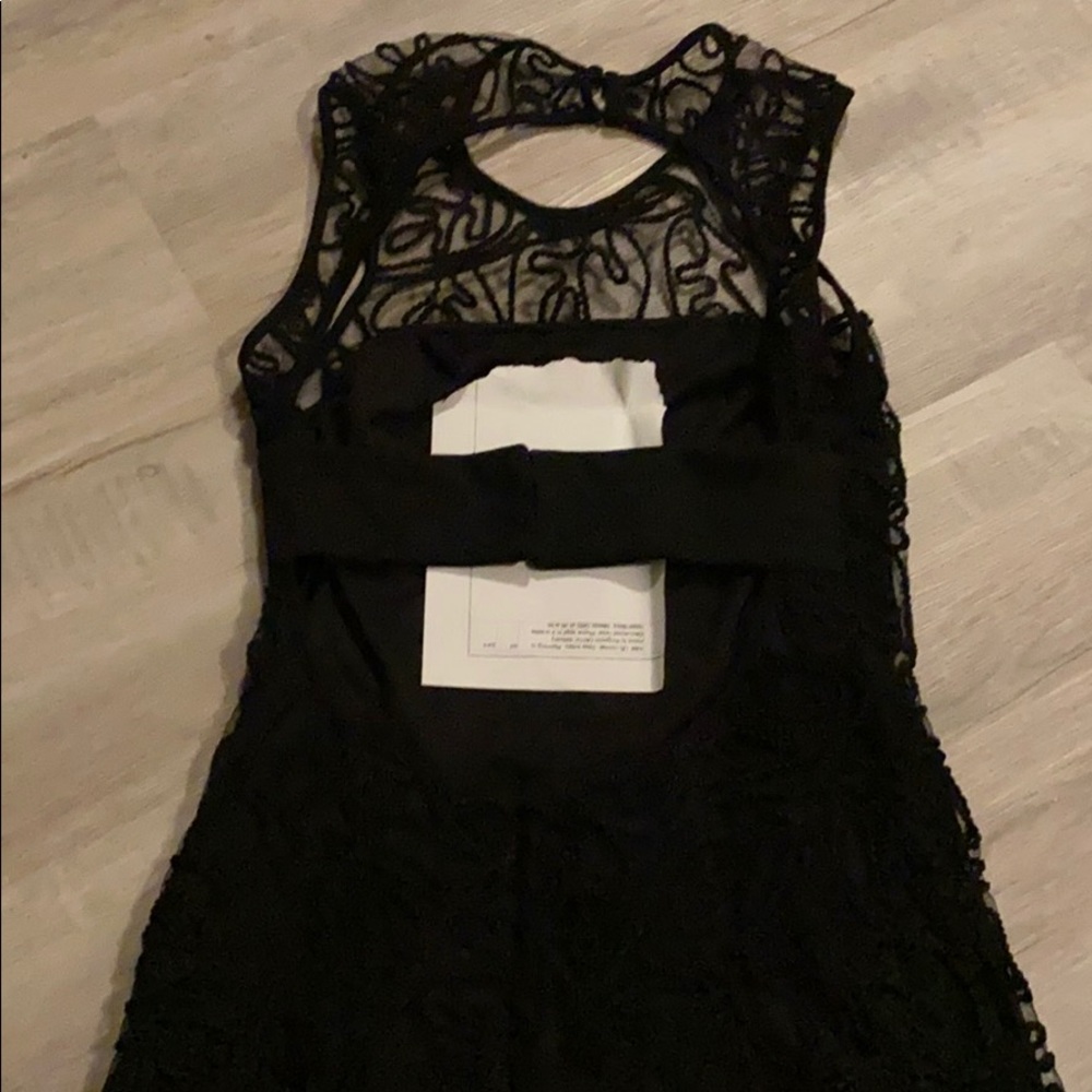 Tobi lace mini dress - Picture 2 of 3